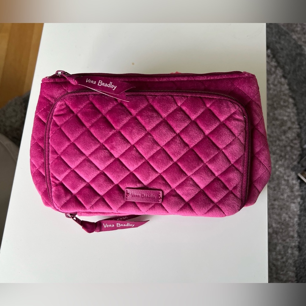 NWOT Vera Bradley Quilted Velvet Compact Organizer in Majestic Magenta